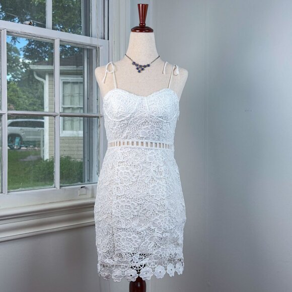 Forever 21 White Lace Floral Adjustable Strap Waist Cut Out Bodycon Dress Small - Picture 1 of 13